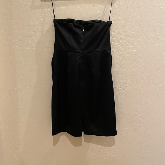 Express strapless cocktail dress with pockets - Picture 2 of 7